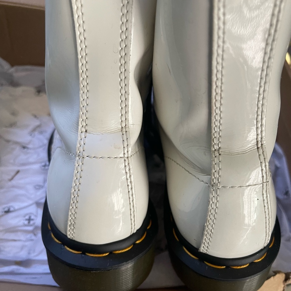 Dr. Martens 1460 Patent Leather Women's Lace-up Shiny  Doc Martens White - Picture 10 of 15